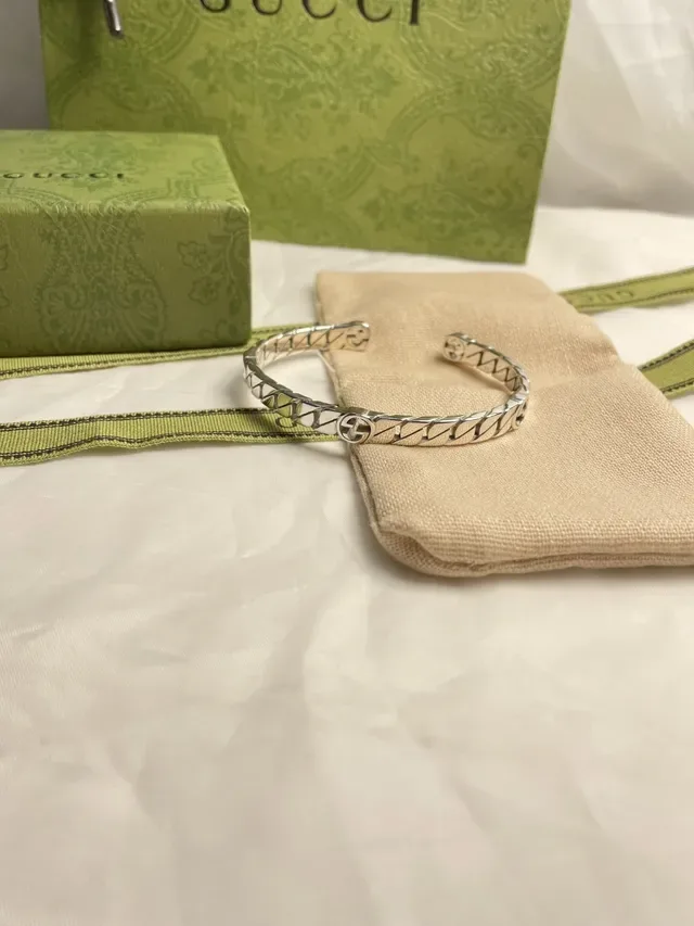 Gucci GG Marmont Plata Beige Interlocking G Logo Anillo Geometric Lattice Band 8