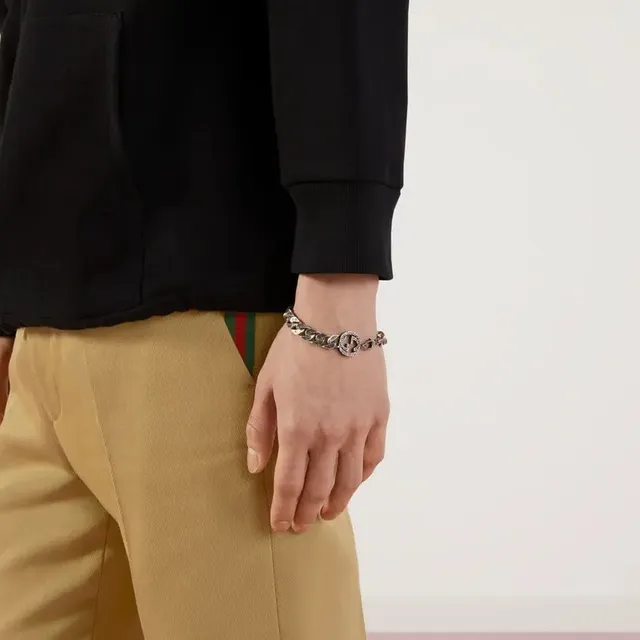 Gucci GG Marmont Silver Burgundy Ornate Curb-Link Chain Engraved Scrollwork Bracelet 2