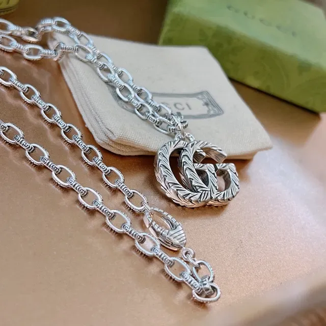 Gucci GG Marmont Textured Interlocking G Pendant Necklace 3
