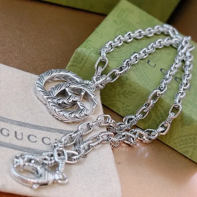 Gucci GG Marmont Textured Interlocking G Pendant Necklace 5