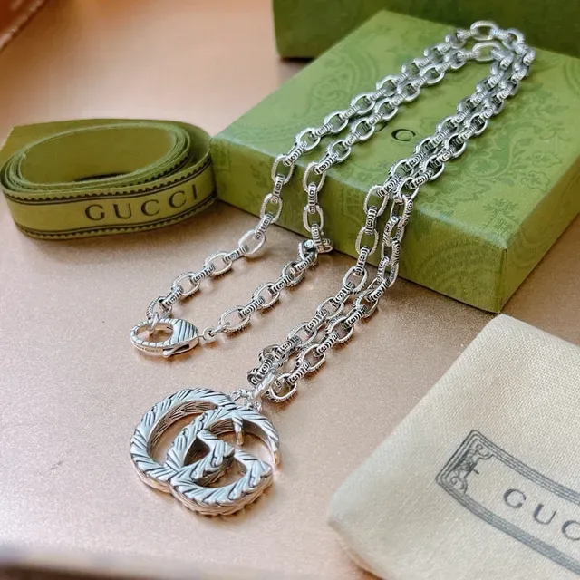 Gucci GG Marmont Textured Interlocking G Pendant Necklace 6