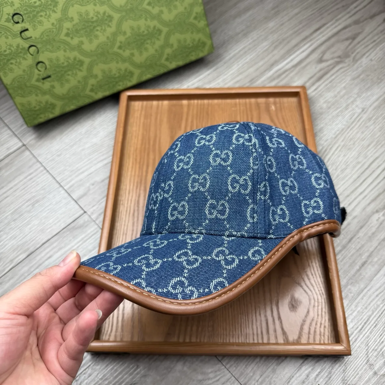 Gucci GG Monogram Boné de beisebol de tecido similar ao denim com estampado interlocking azul e marrom 4