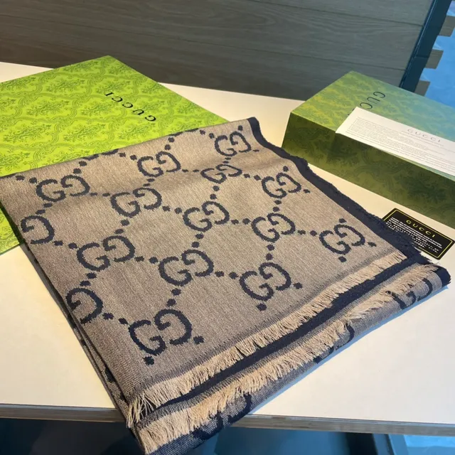 Gucci GG Monogram Cachecol cachemira cinza marinho tricô dois tons colorblock 7