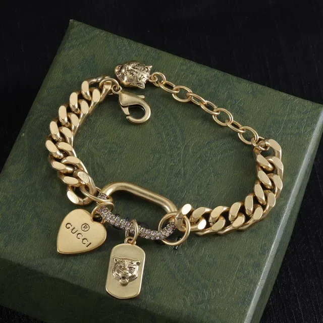 Gucci Corrente Curb de Ouro com Fecho de Cabeça de Leão Colar 3