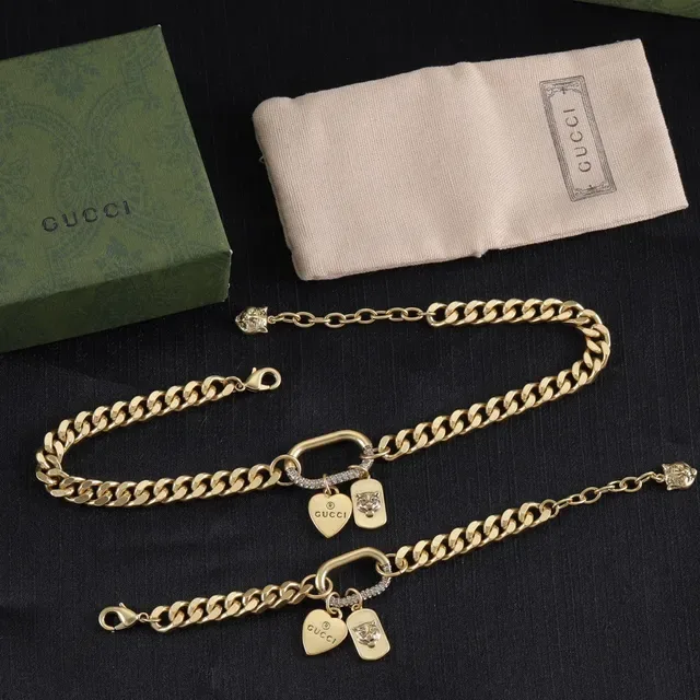 Gucci Corrente Curb de Ouro com Fecho de Cabeça de Leão Colar 6