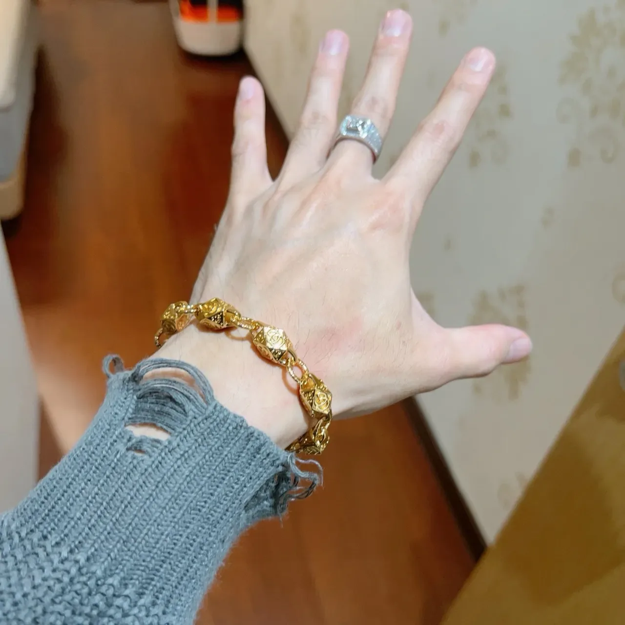 Gucci Gold Geometric Faceted Links Interlocking GG Motif Bracelet 4