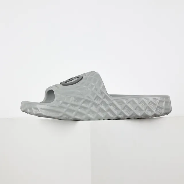 Gucci Gray Molded Rubber Sole Diamond-Quilted Texture Slippers 9