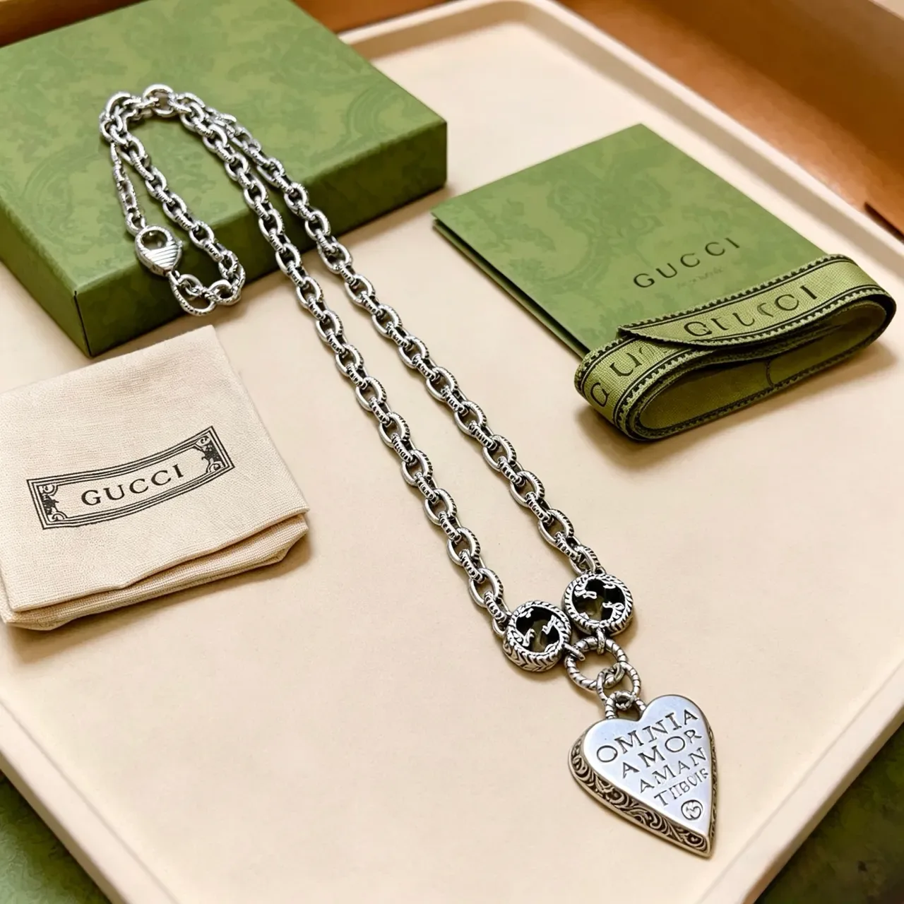 Gucci Heart Silver Green Chain Pendant Necklace 2