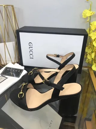 Gucci Horsebit 1955 Sandales Gladiator en cuir noir avec boucle Horsebit 2