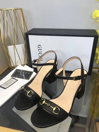 Gucci Horsebit 1955 Sandales Gladiator en cuir noir avec boucle Horsebit 6
