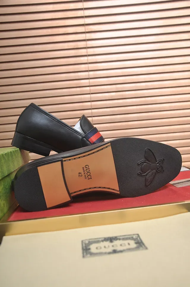 Mocassins Gucci Horsebit 1955 de couro preto com listra Web Stripe 3