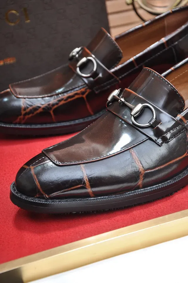 Gucci Horsebit 1955 Crocodile-Embossed Red Crackled Loafers 3