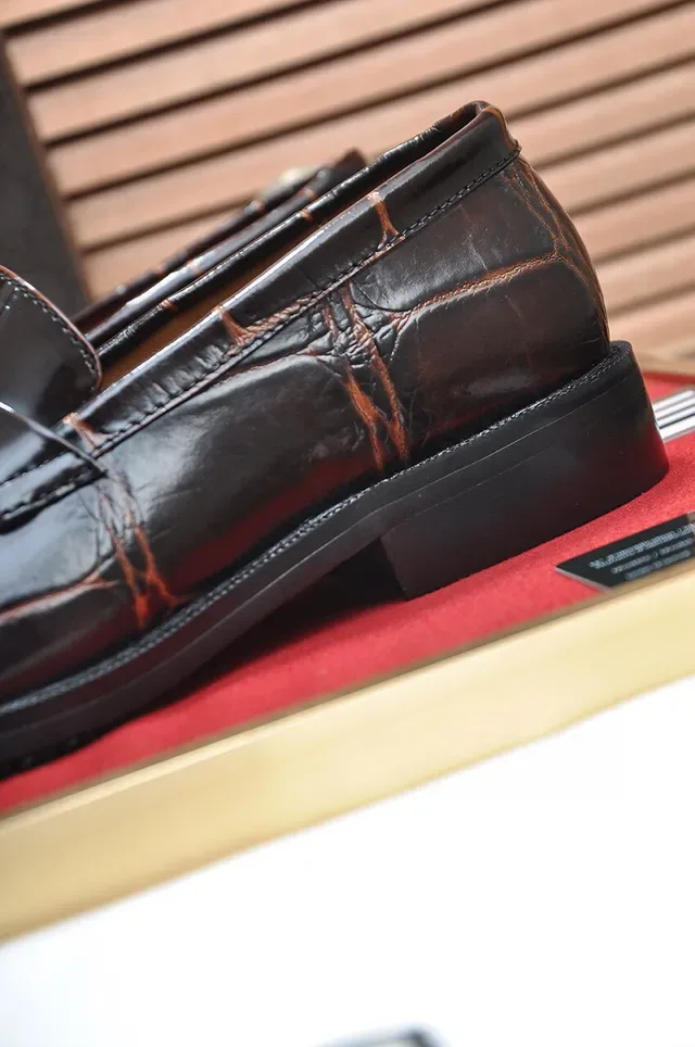 Gucci Horsebit 1955 Crocodile-Embossed Red Crackled Loafers 4