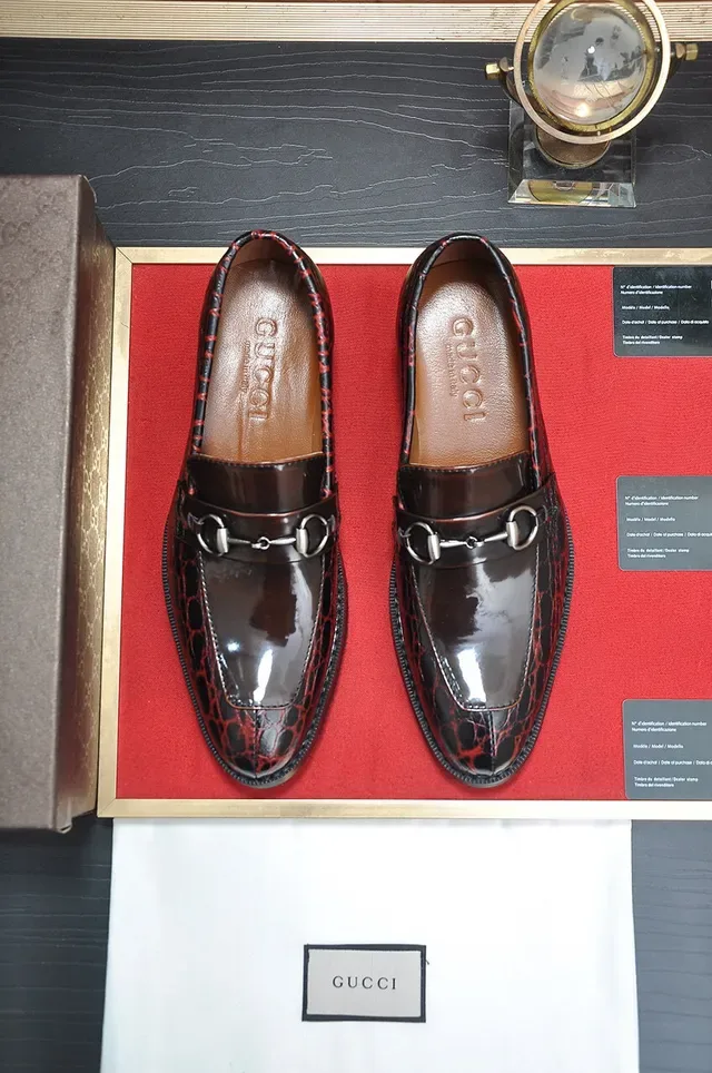 Gucci Horsebit 1955 Crocodile-Embossed Red Crackled Loafers 5