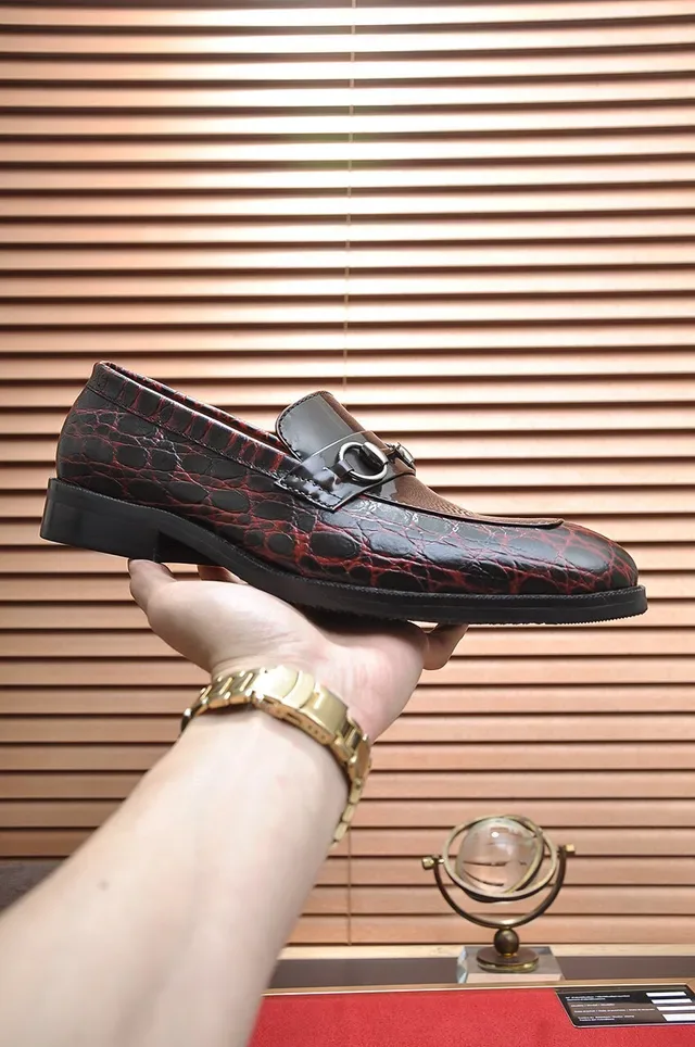 Gucci Horsebit 1955 Crocodile-Embossed Red Crackled Loafers 7
