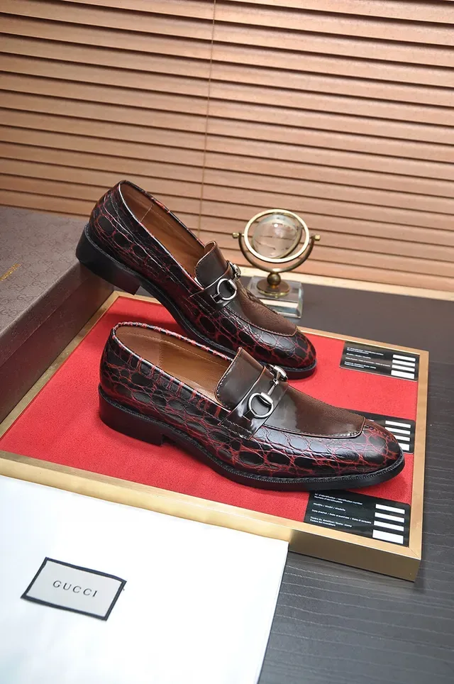 Gucci Horsebit 1955 Crocodile-Embossed Red Crackled Loafers 9