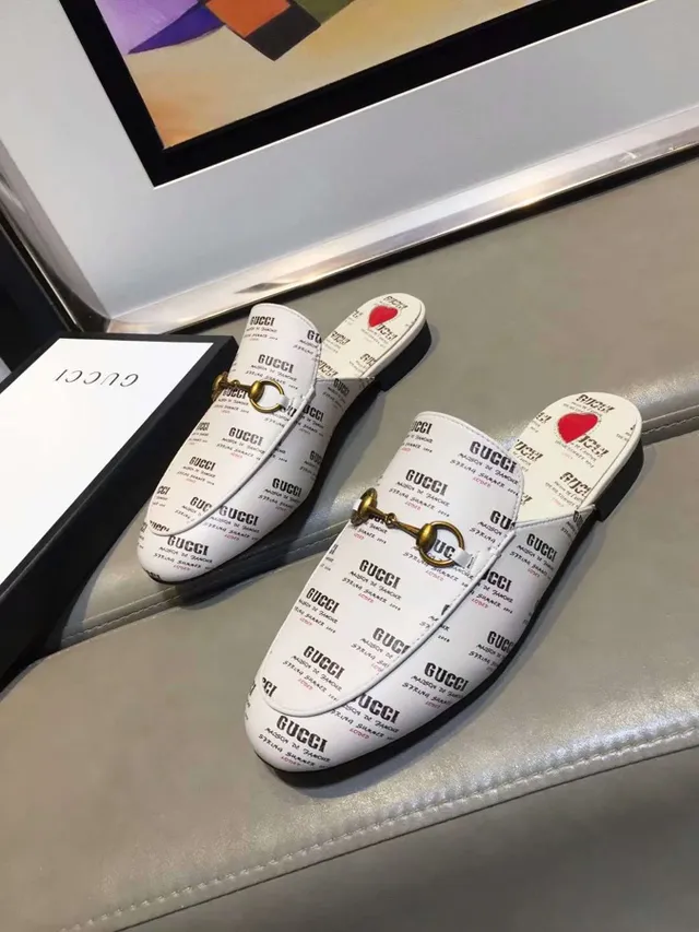 Gucci Horsebit 1955 Logo-Print mocassins en cuir blanc slip-on 3