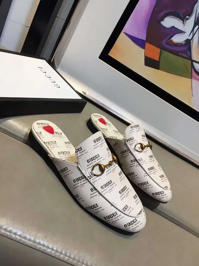 Gucci Horsebit 1955 Logo-Print mocassins en cuir blanc slip-on 7