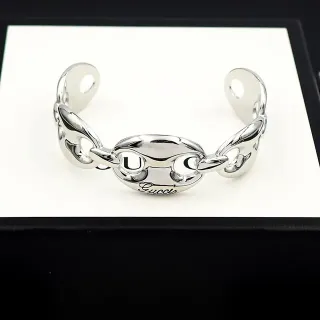 Gucci Horsebit 1955 चमकदार चांदी अंतः जुड़े अंडाकार लिंक कफ ब्रेसलेट