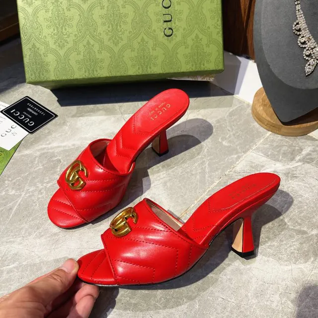 Gucci Horsebit 1955 Sandálias Mule Casual de Couro Acolchoado Vermelho 2