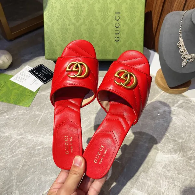 Gucci Horsebit 1955 Sandálias Mule Casual de Couro Acolchoado Vermelho 8