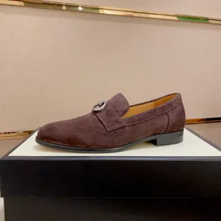 Gucci Horsebit 酒红色麂皮乐福鞋