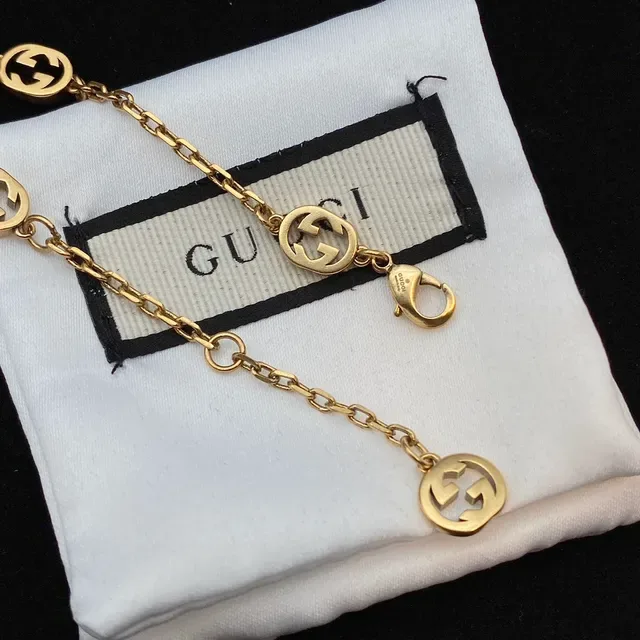 Gucci Ice Cream Cone Pendant Gold-Tone Chain Necklace 6