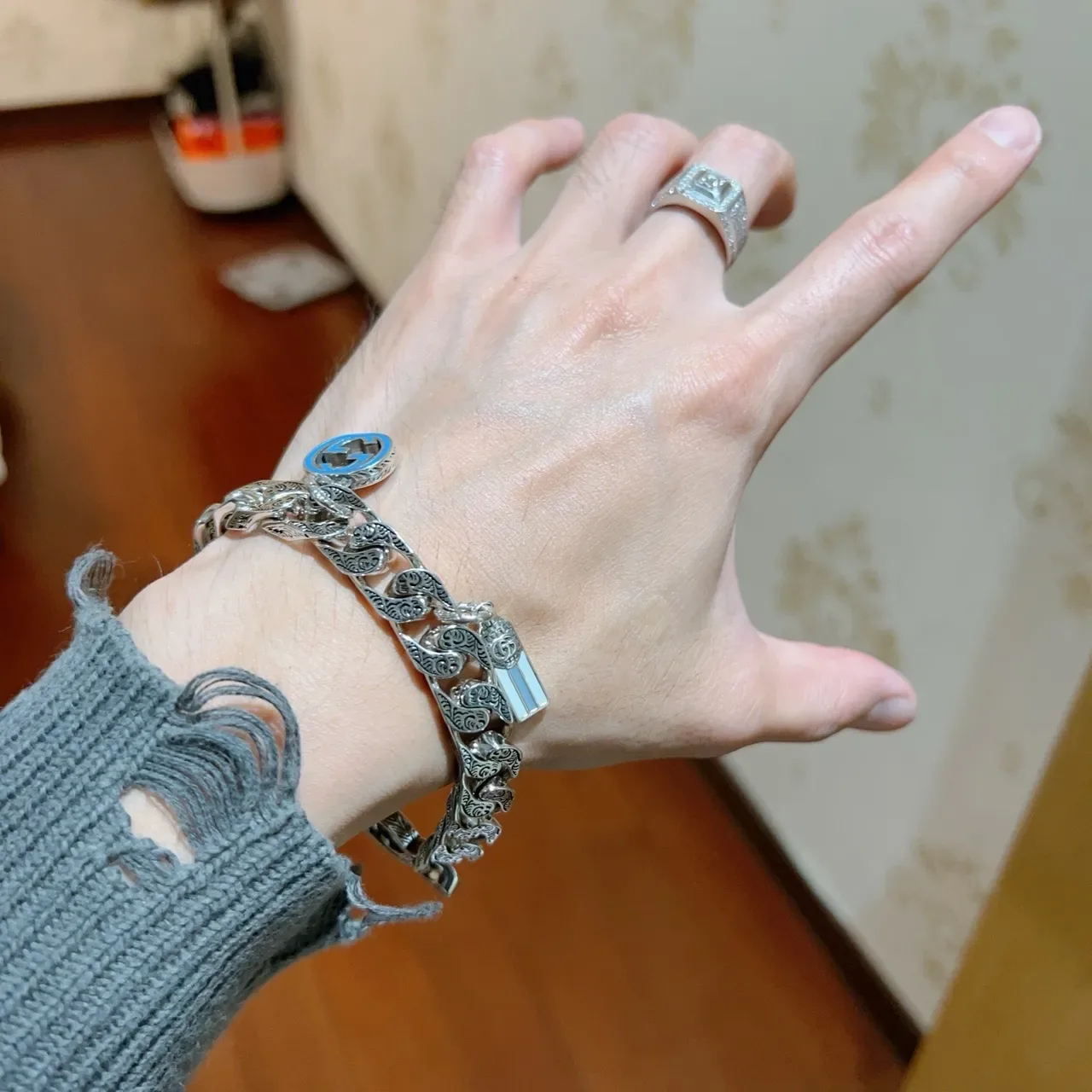 Gucci Iconic Silver Blue Ornate Engraved Curb-Link Chain Dual Enamel Charms Bracelet 2