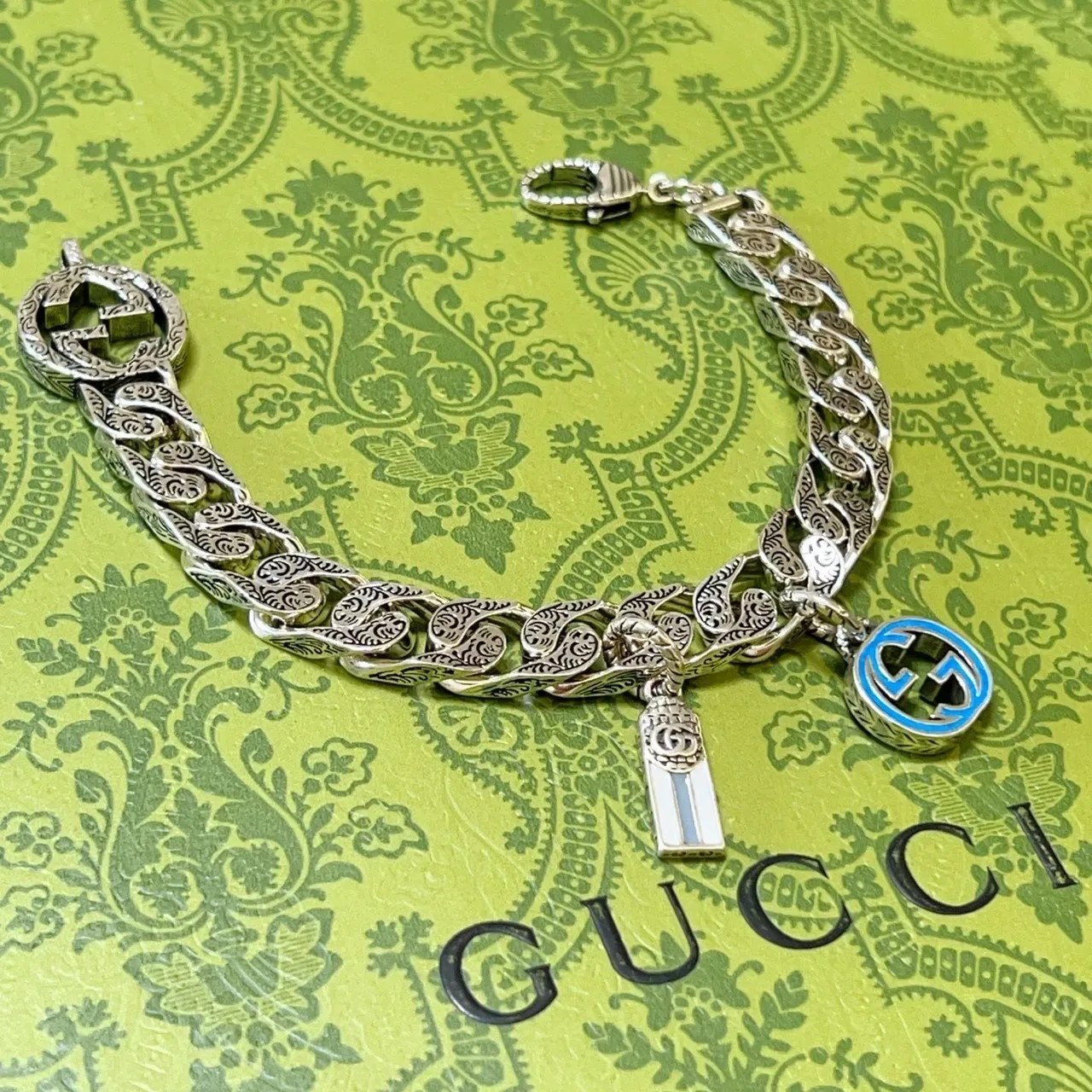 Gucci Iconic Silver Blue Ornate Engraved Curb-Link Chain Dual Enamel Charms Bracelet 4