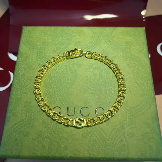 Gucci Interlocking G Curb Chain Silver-Tone Necklace 2