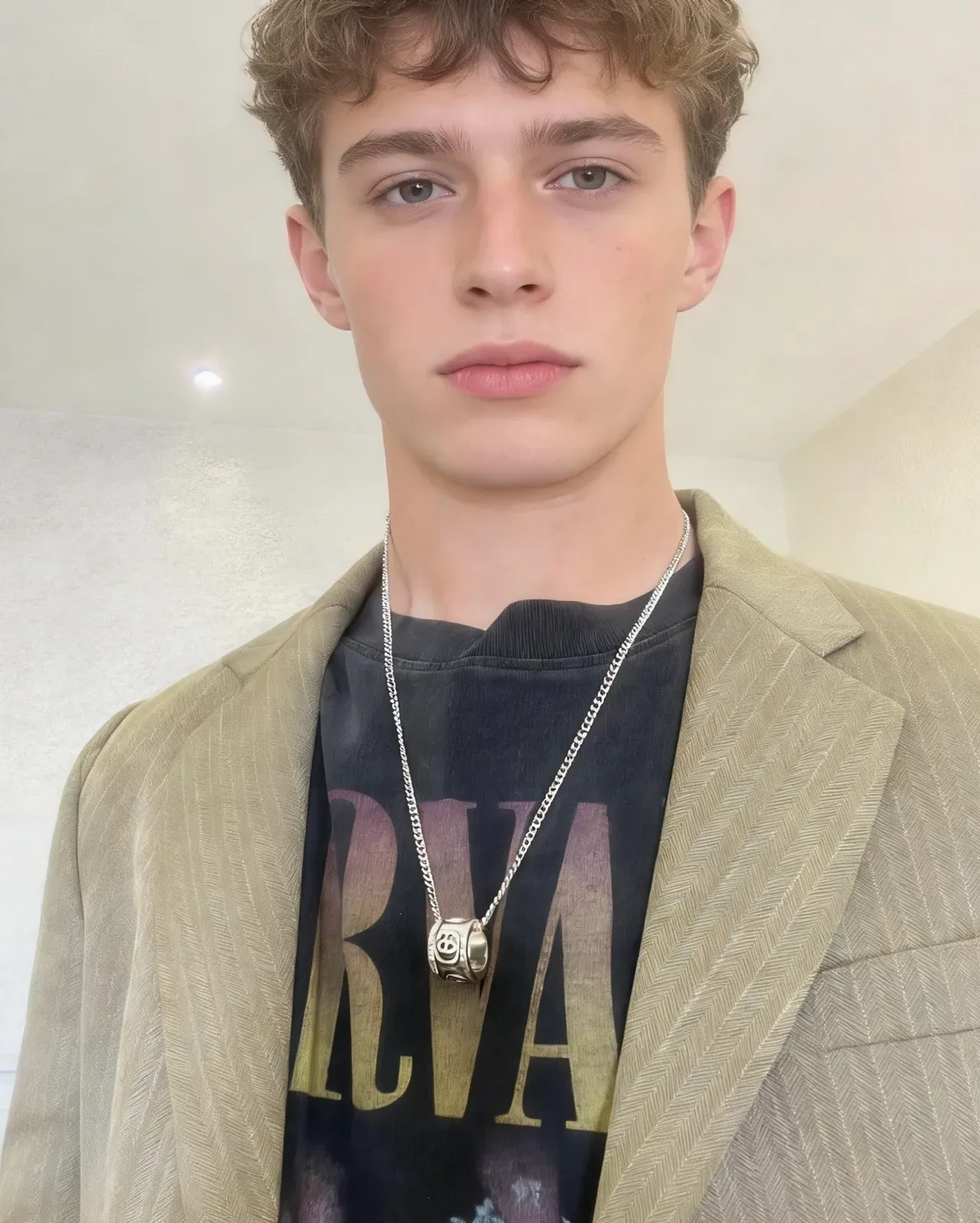 Gucci Interlocking G Cylindrical Pendant Necklace 4