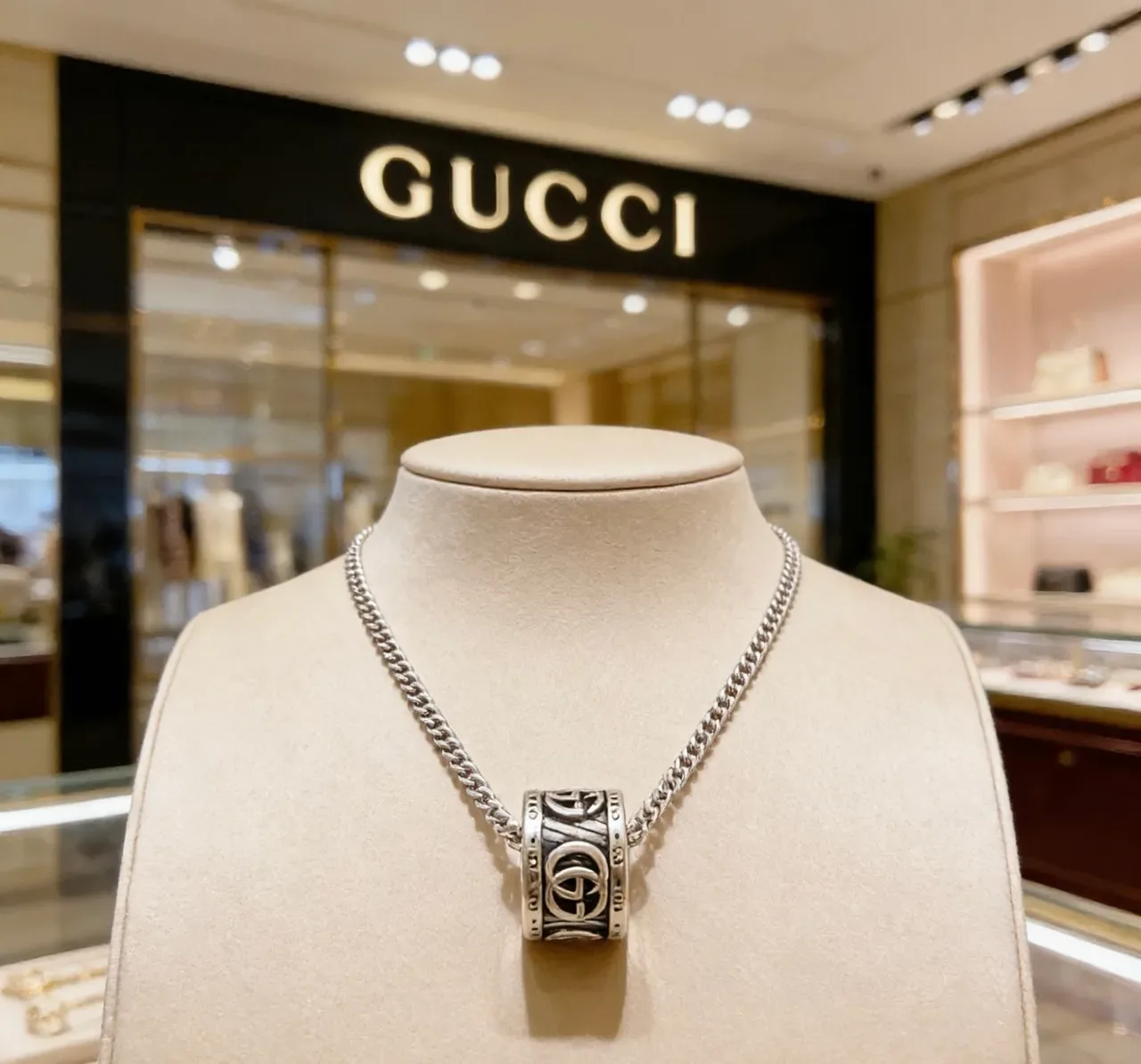Gucci Interlocking G Cylindrical Pendant Necklace 8