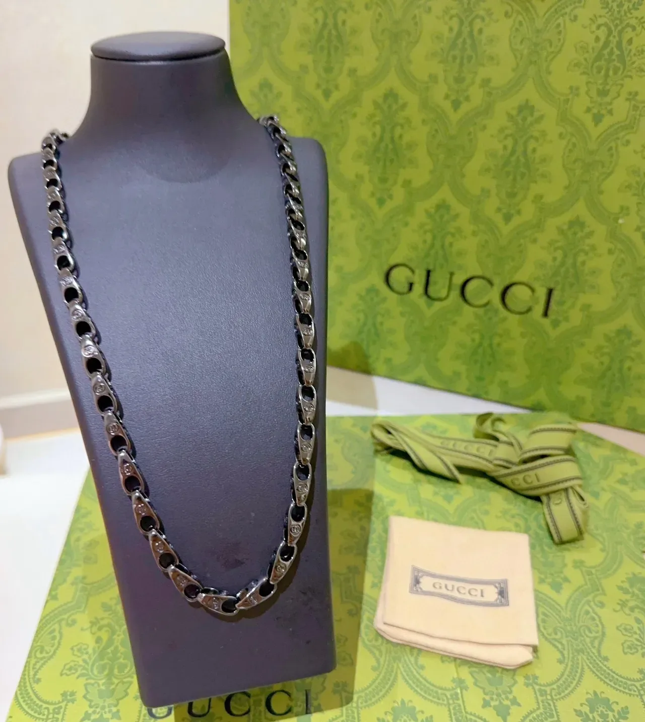 Gucci Interlocking G Oval-Link Gunmetal and Silver Necklace 9