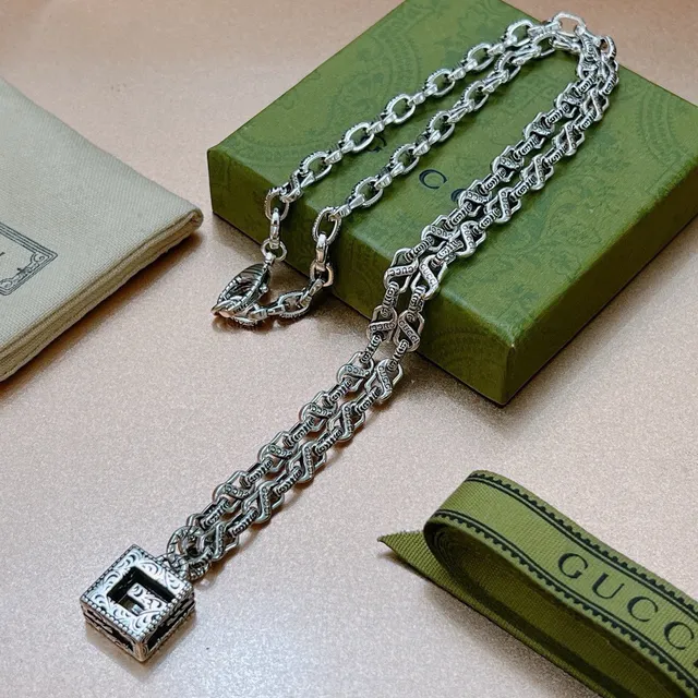 Gucci Interlocking G Pendant Silver-Tone Chain Necklace 4