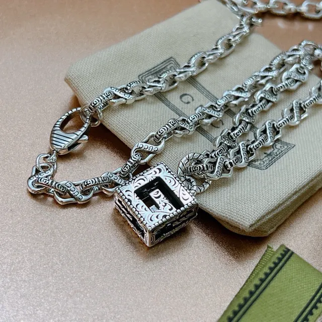 Gucci Interlocking G Pendant Silver-Tone Chain Necklace 5