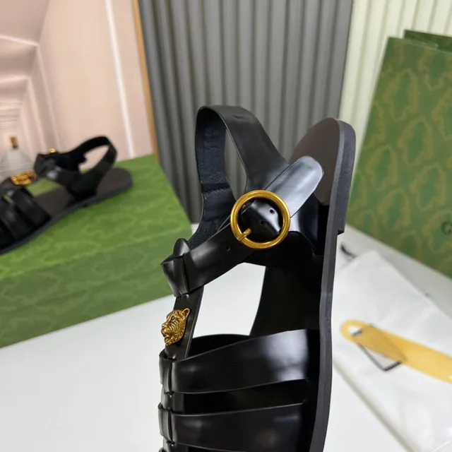 Gucci Medusa Gladiator Sandal Black Gold Multi-Strap Head Accent Gladiator Sandals 7