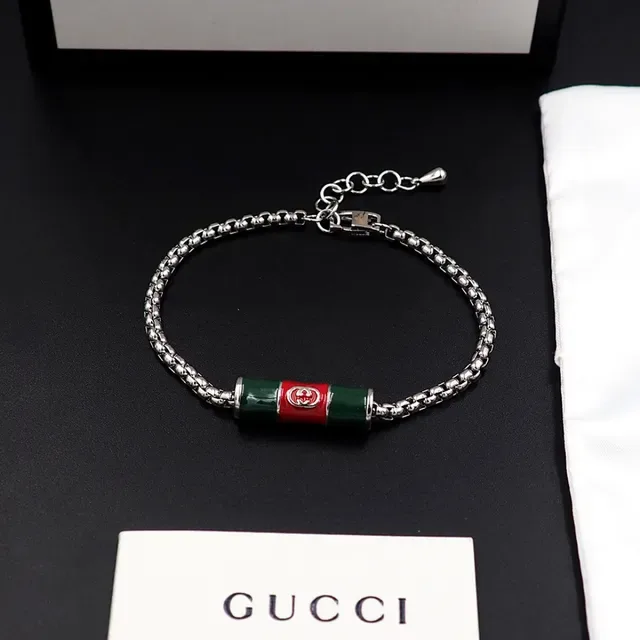 Gucci मल्टीकलर सिल्वर कर्ब चेन एनामेल सिलिंडर चार्म ब्रेसलेट 7