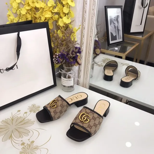 Gucci Ophidia GG Monogram Canvas Gold Buckle Sandales casuales 3