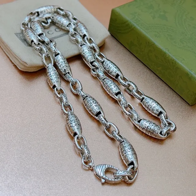 Gucci Ornate Scroll-Engraved Barrel Link Necklace 6