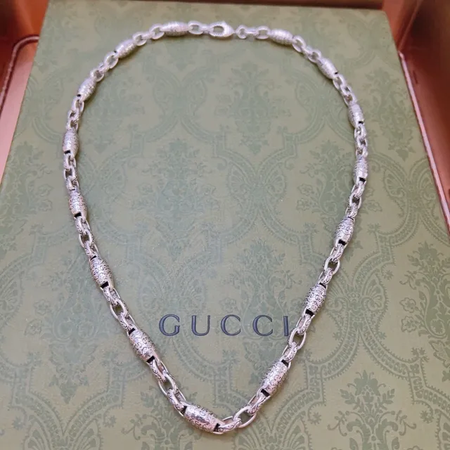 Gucci Ornate Scroll-Engraved Barrel Link Necklace 7