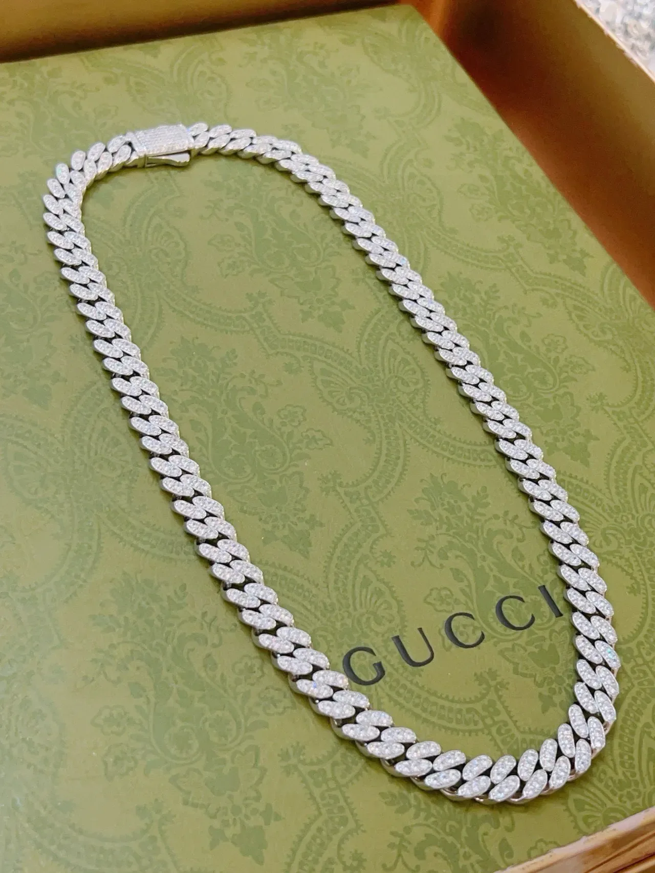 Gucci Pave-Set Curb-Link Chain Necklace 4