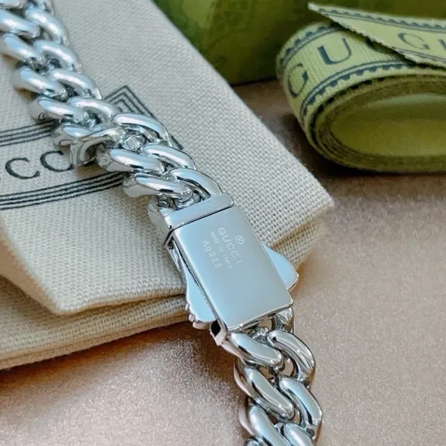 Gucci Pave-Set Curb-Link Chain Necklace 5