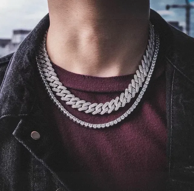 Gucci Pave-Set Curb-Link Chain Necklace 9