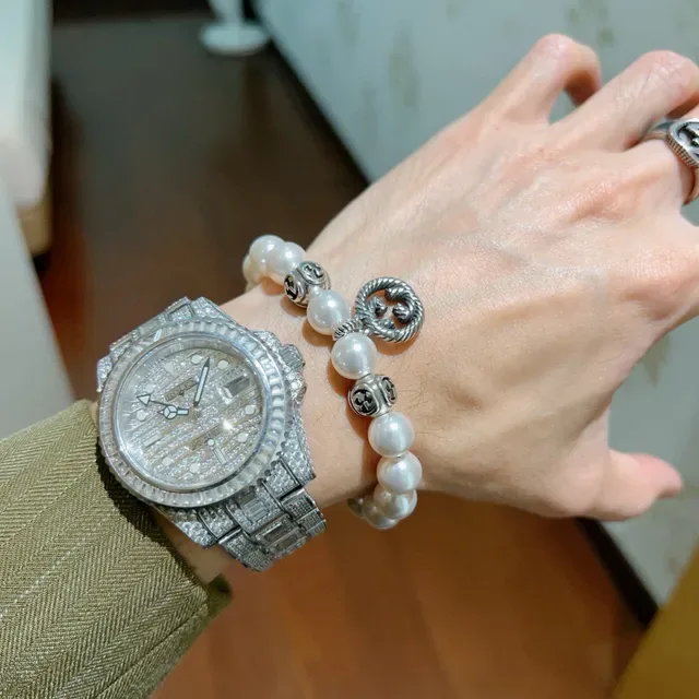 Gucci Pearl and Interlocking G Charm Bracelet 5