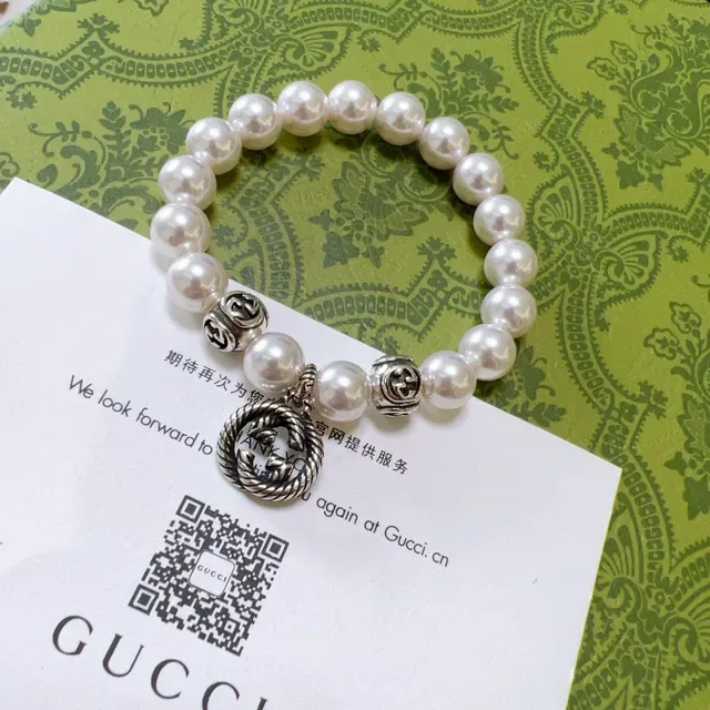 Gucci Pearl and Interlocking G Charm Bracelet 7