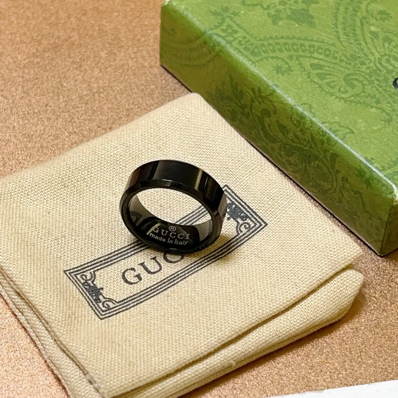 Gucci Polished Black Wide Band Ring 4