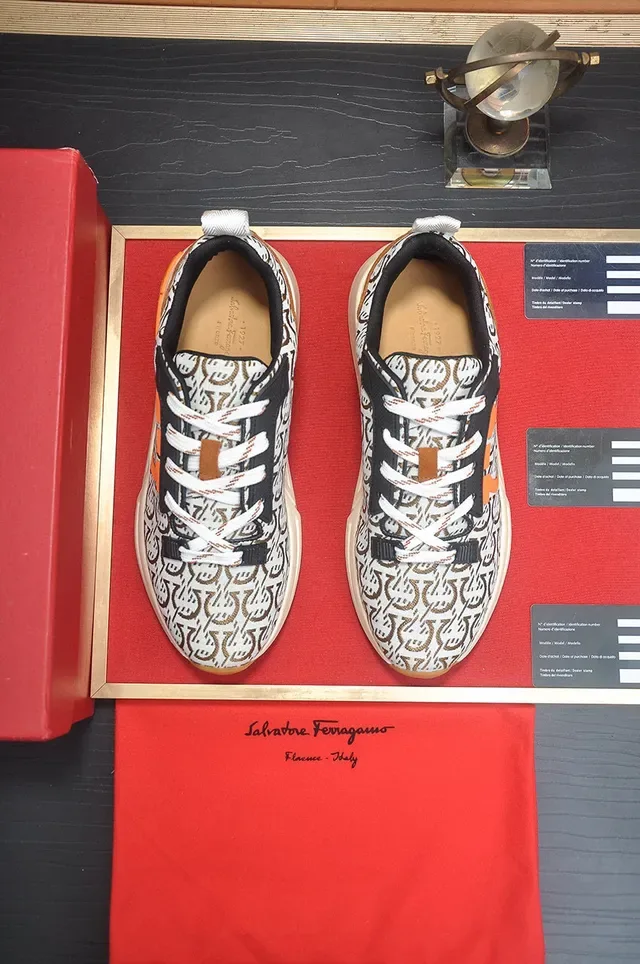 Gucci Rhyton Monogram Beige Orange Lifestyle Sneakers 3