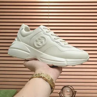 Gucci Rhyton Off-White جلد سينيكرز كبيرة