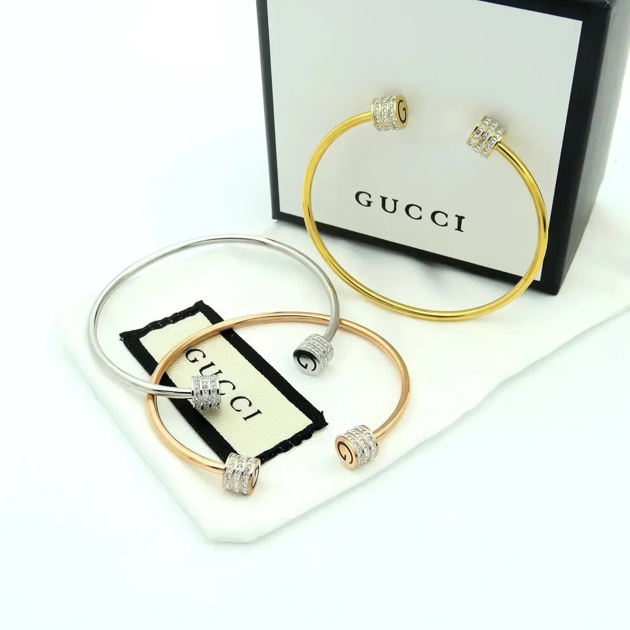Gucci Bangle G-Logo Cristal Giratório Ouro Prata Barril Aberto 4