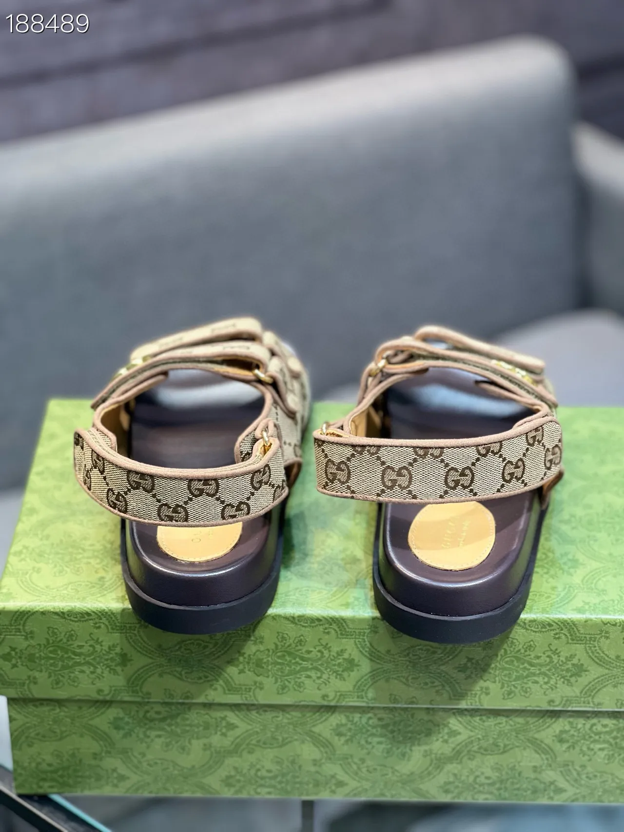 Sandalias casuales Gucci Screener beige GG Monogram lona y cuero marrón 2